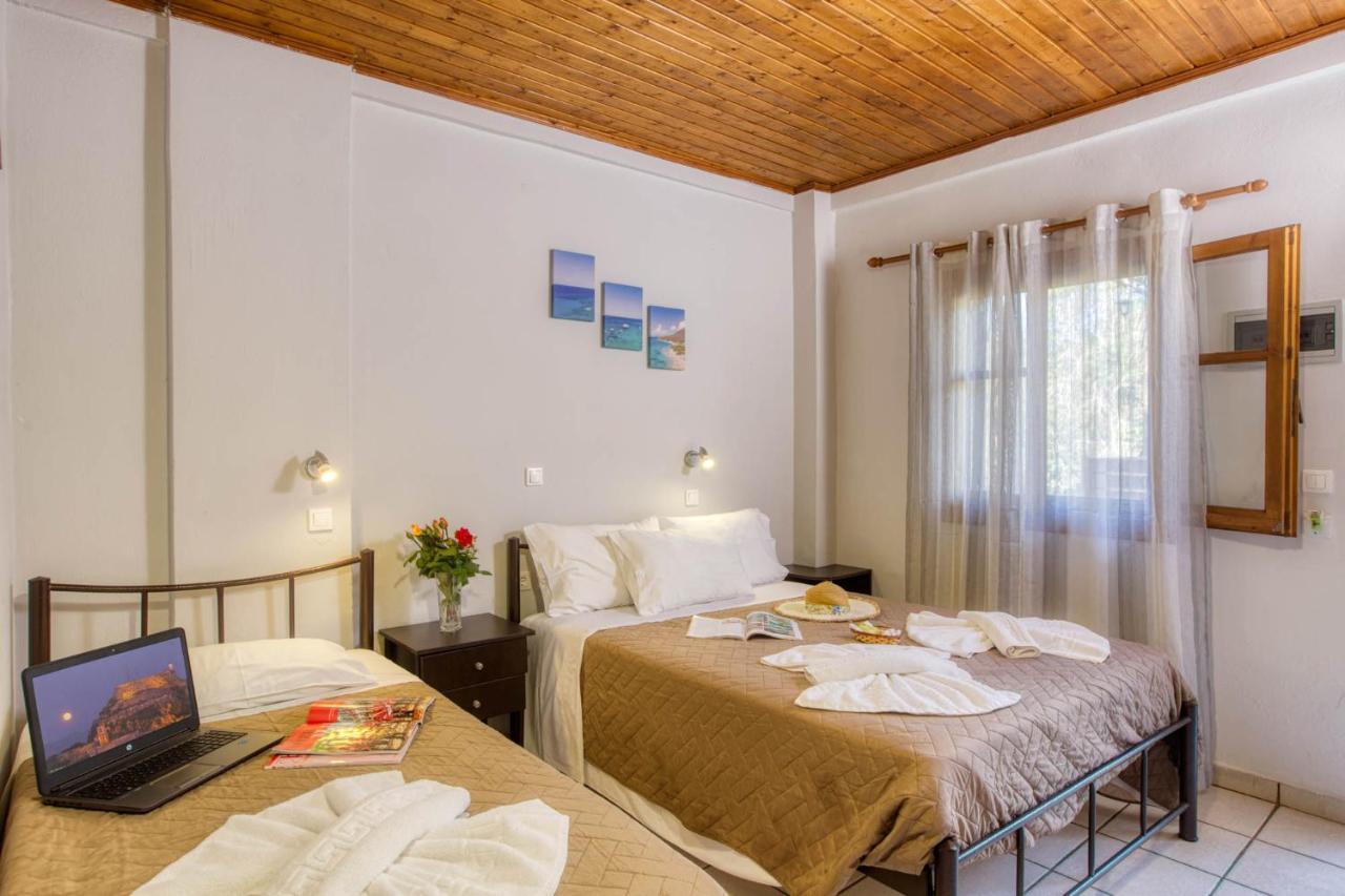 Christinas Apartments Ágios Matthaíos Kültér fotó
