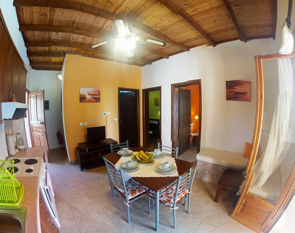 Christinas Apartments Ágios Matthaíos Kültér fotó