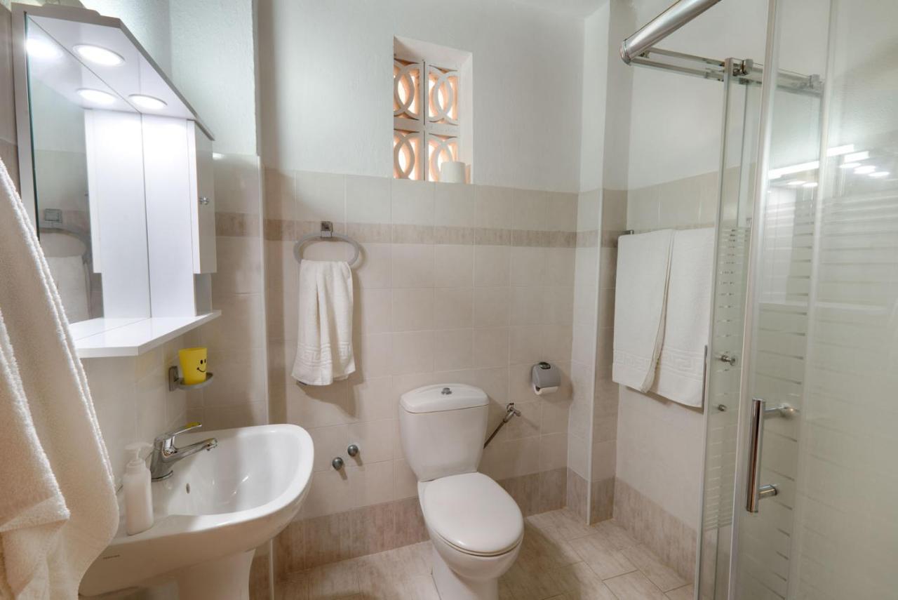 Christinas Apartments Ágios Matthaíos Kültér fotó